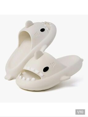 Unisex Shark Slippers Non-Slip Shark Slides, gray Men's 10/10.5 Women's 11.5/12